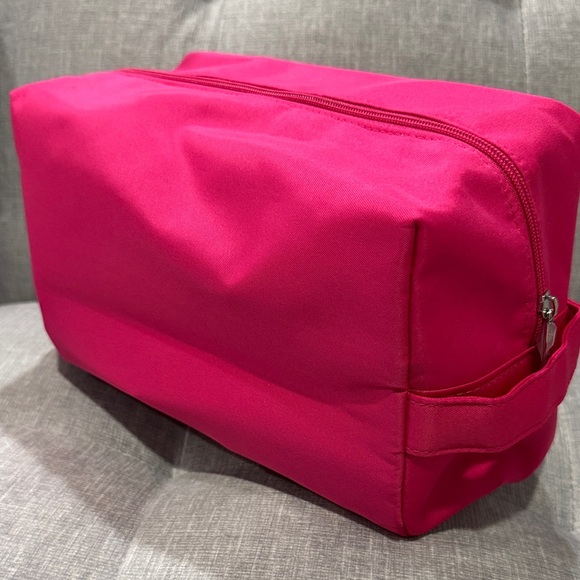 Clinique Pink and Floral Cosmetic Bag Set - Picture 6 of 6